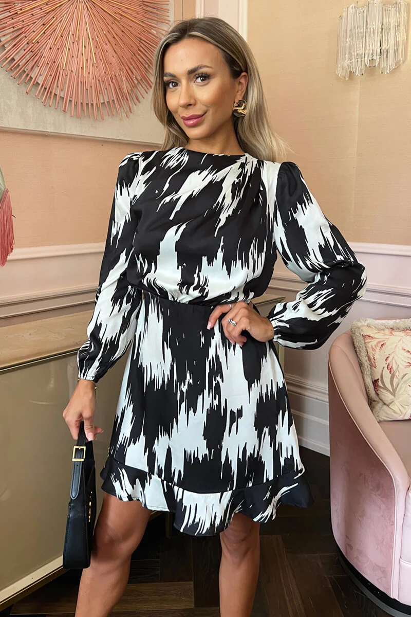 Black And White Printed Long Sleeve Pleated Shoulder Mini Dress - Swimclubus